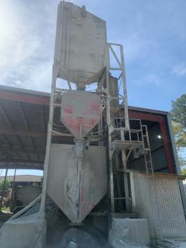 Stationary 9 Yard Larson Concrete Plant (1 of 4)